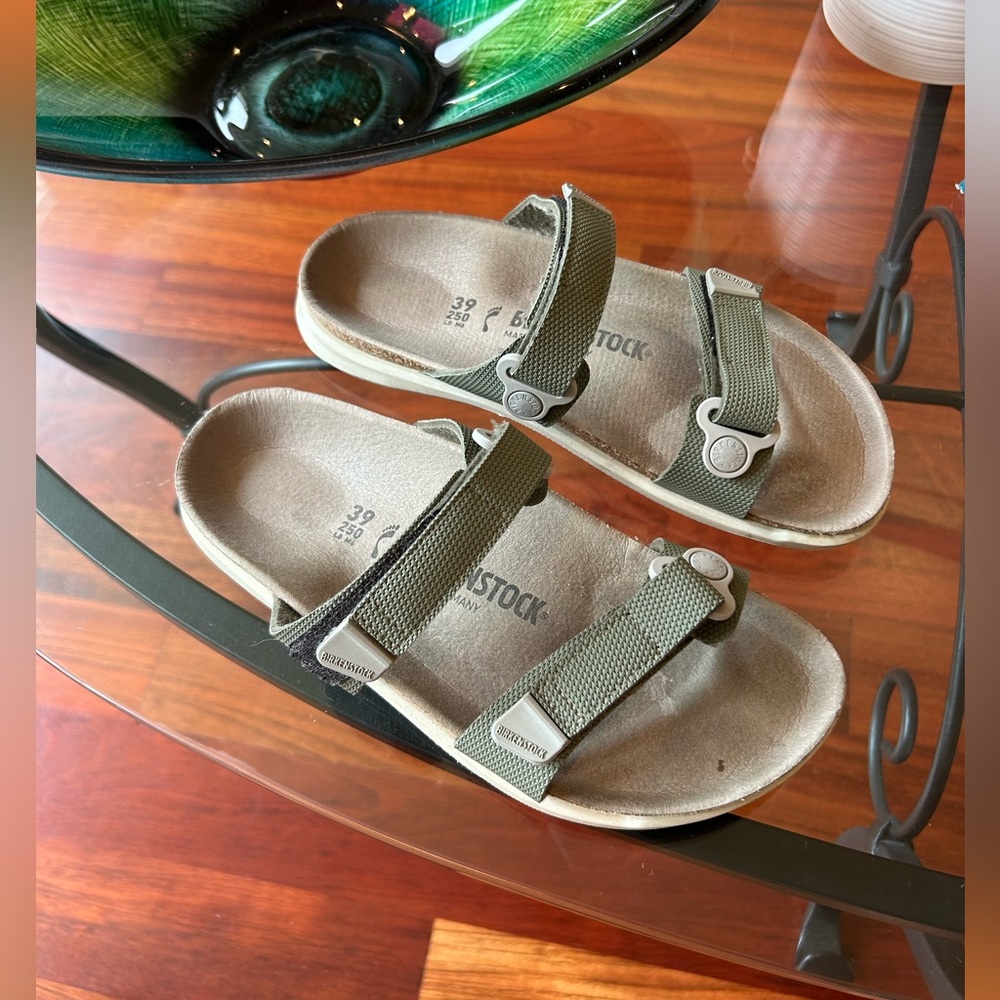 BIRKENSTOCK SAHARA SANDAL